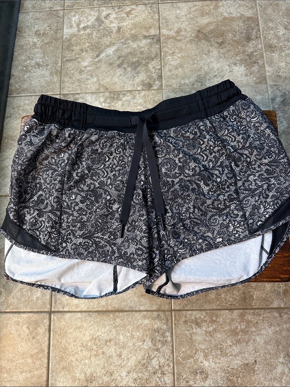 Lululemon Black Paisley lined Athletic Running Shorts